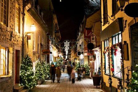Joyful Christmas Walking Tour in Quebec