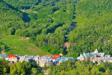 Montreal: Private Day Tour to Mont Tremblant