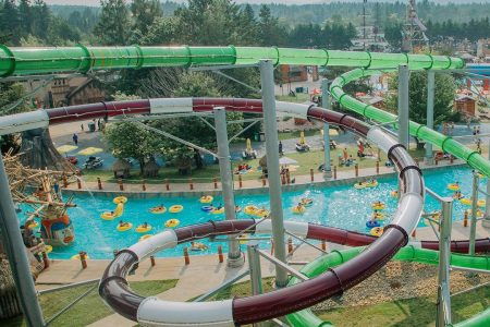 Quebec City: Village Vacances Valcartier Outdoor Waterpark