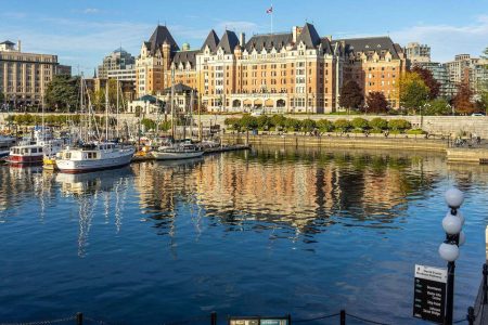 From Vancouver: Butchart Gardens & Victoria Sightseeing Tour