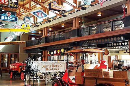 Calgary: 3.5-Hour Bus City Tour with Gasoline Alley Museum
